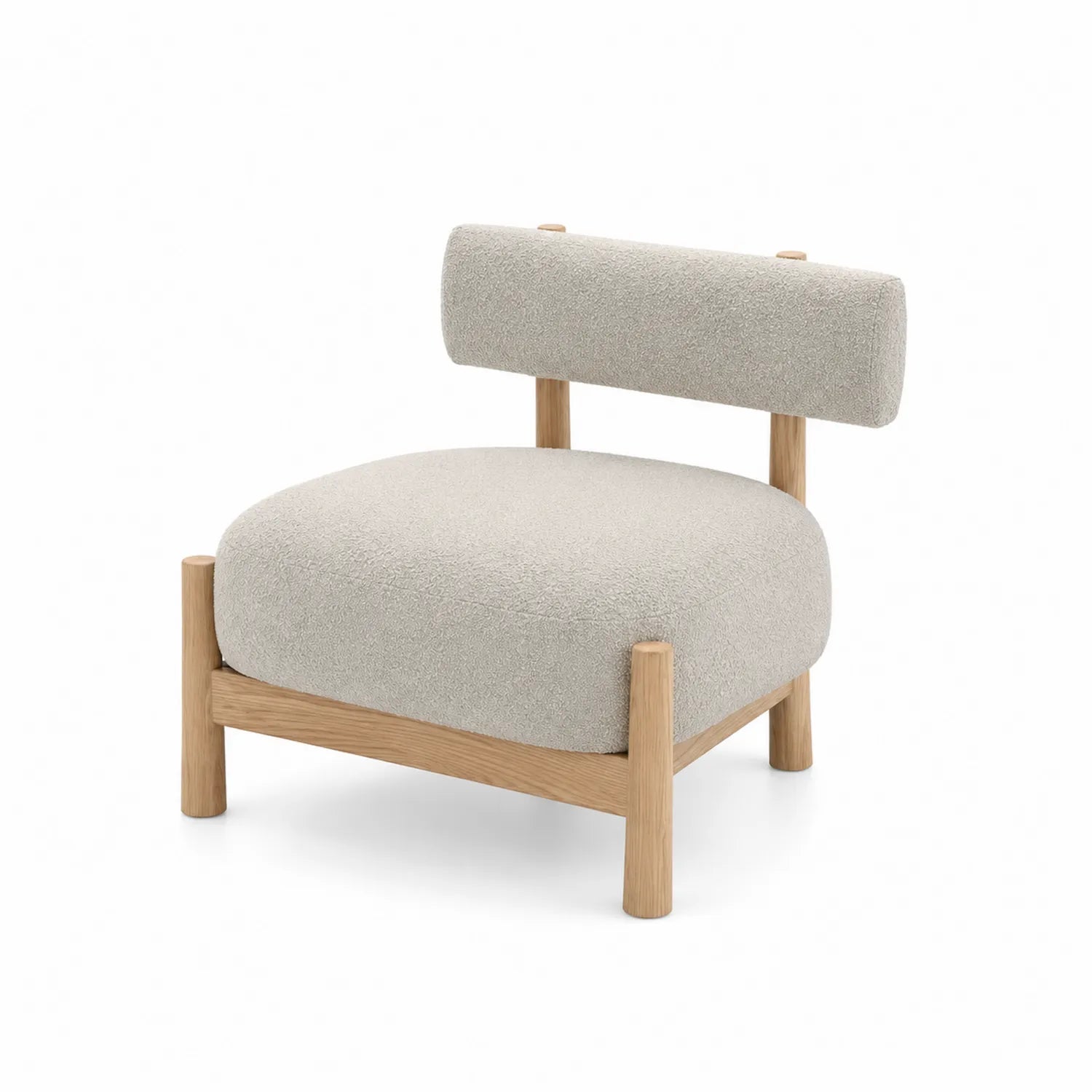 Poltroncina in tessuto bouclé crema con struttura in legno di quercia